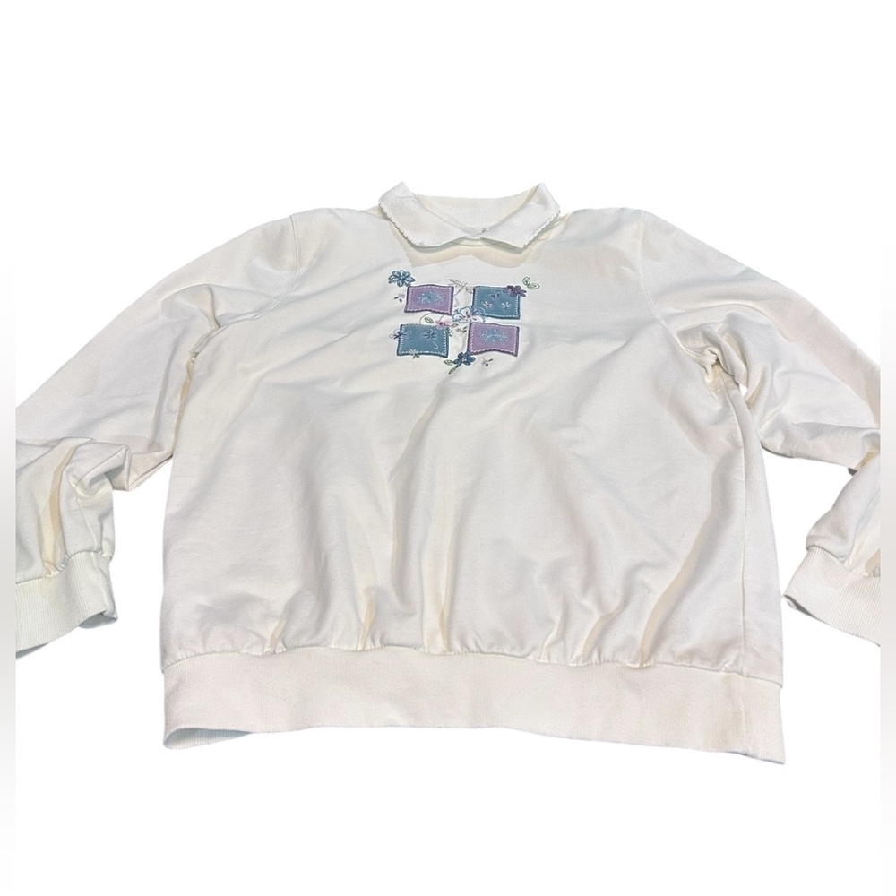 Vintage Alfred Dunner Cream Sweatshirt‎ Floral Embroidery Medium